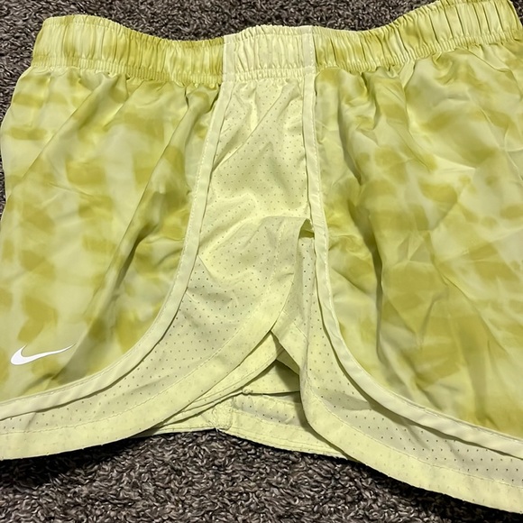 Nike Women’s Running Shorts - Picture 5 of 7